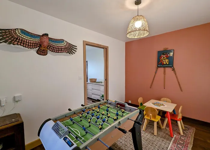 Historique Et Moderne, Capacite Flexible - Fr-1-585-170 * Mouzay (Indre-et-Loire)