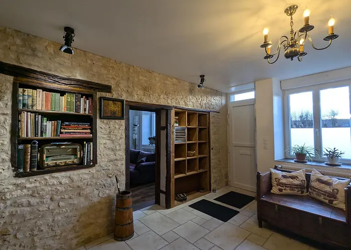 Historique Et Moderne, Capacite Flexible - Fr-1-585-170 Mouzay (Indre-et-Loire)